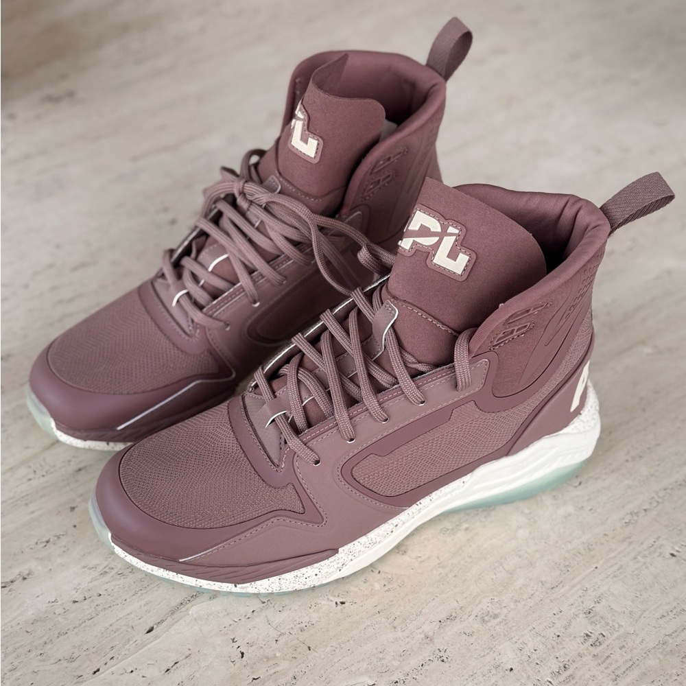 APL TechLoom Defender, M8.5/W10, Brand New